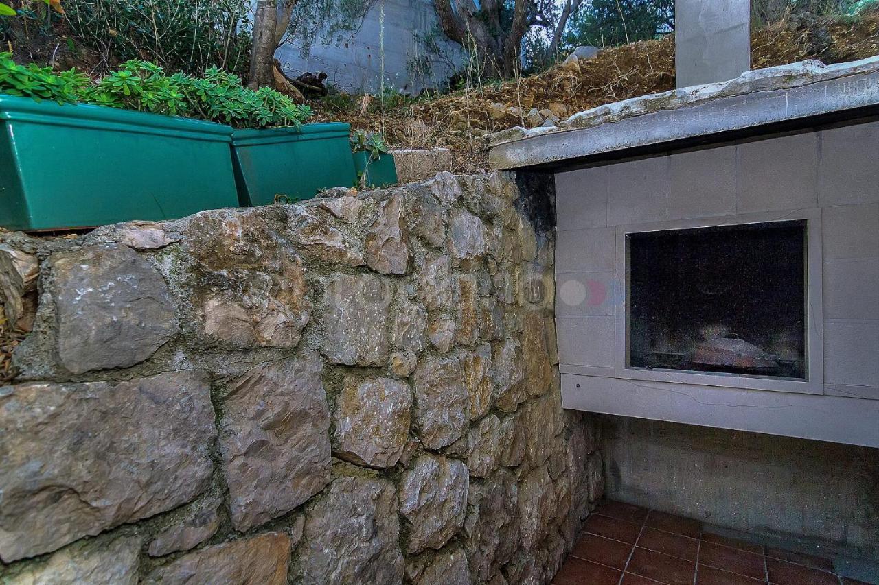 Holiday Home Darius With Hot Tub Makarska Kültér fotó